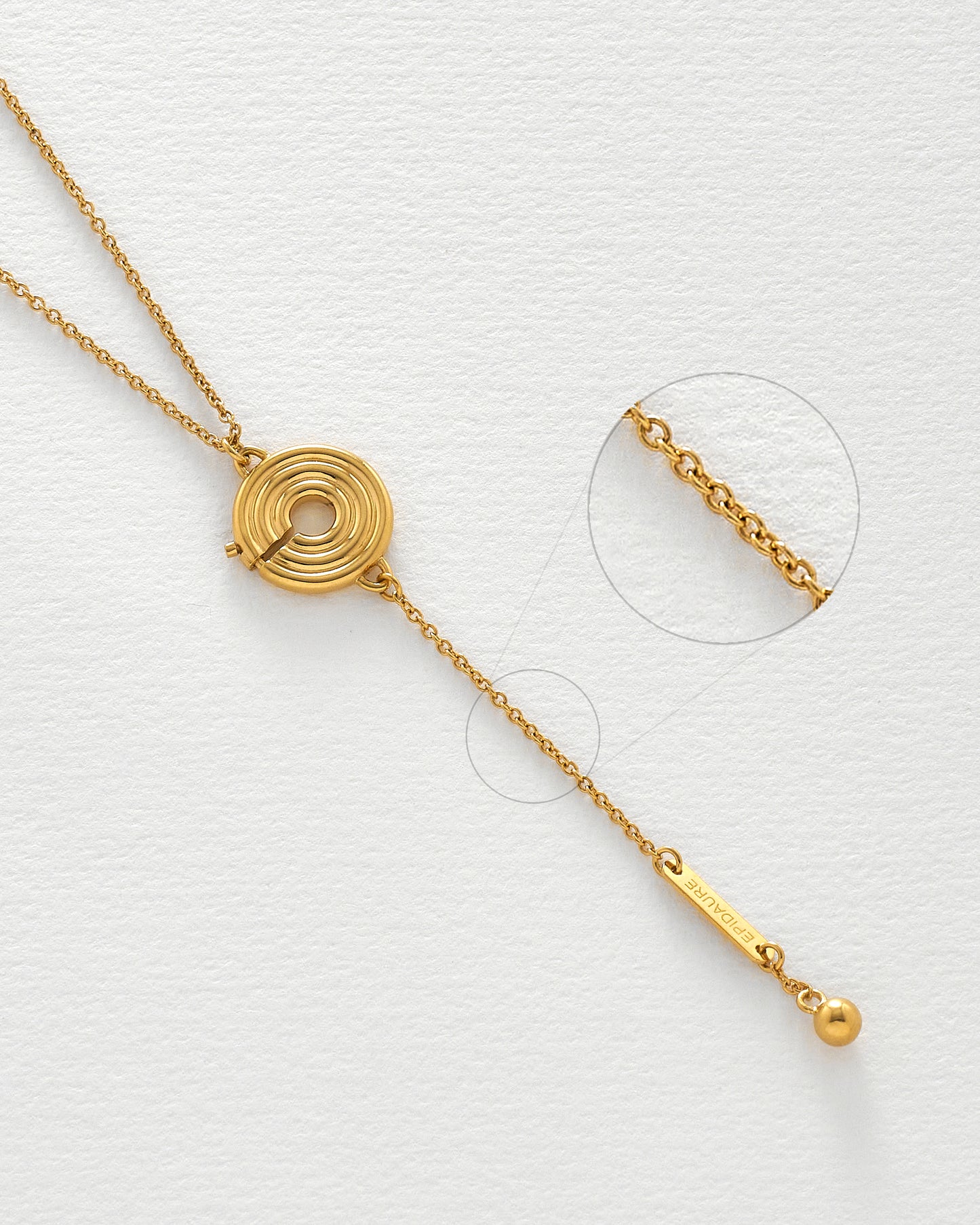 Collier Aphrodite en Or zoom sur la taille des maillons